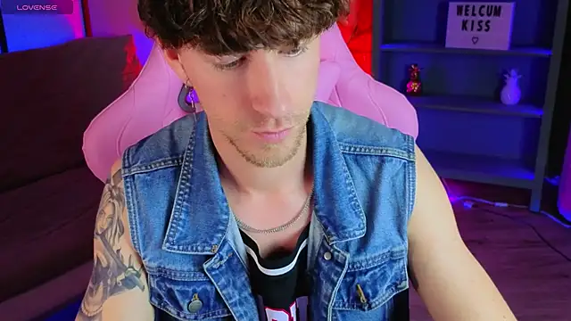 Snapshot of mark_caron chatting on October 19, 9:07 pm mark caron online show from October 19, 9:07 pm