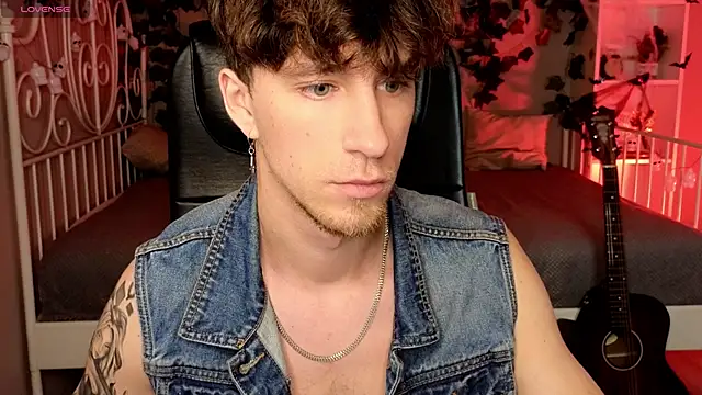 Snapshot of mark_caron chatting on October 23, 8:12 pm mark caron online show from October 23, 8:12 pm