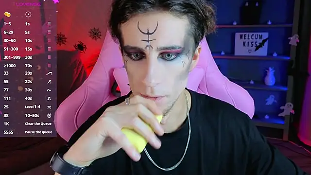 Snapshot of mark_caron chatting on October 30, 8:43 pm mark caron online show from October 30, 8:43 pm