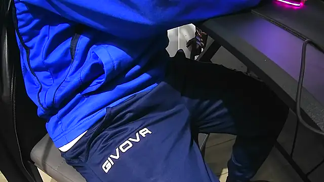 Pennellone98 online show from November 7, 2:09 pm