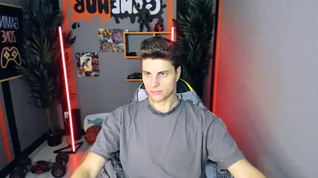 Snapshot of JackWolw chatting on October 1, 11:36 am JackWolw online show from October 1, 11:36 am