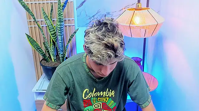 el flaquitoo  online show from September 23, 7:24 pm