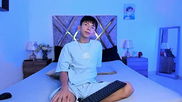 Snapshot of Hyunjin_Son chatting on October 19, 8:45 pm Hyunjin Son online show from October 19, 8:45 pm