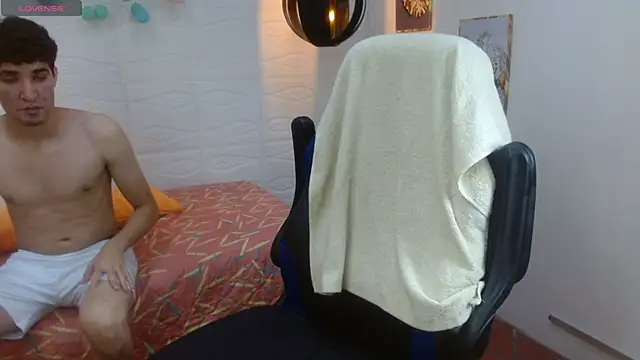 whitebull2606 online show from November 4, 11:55 am