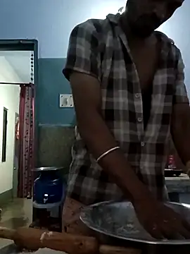 Snapshot of Mr_xxx007@xh chatting on October 31, 5:05 pm Mr xxx007xh online show from October 31, 5:05 pm