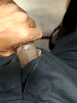 Snapshot of Mr_xxx007@xh chatting on October 14, 1:56 am Mr xxx007xh online show from October 14, 1:56 am