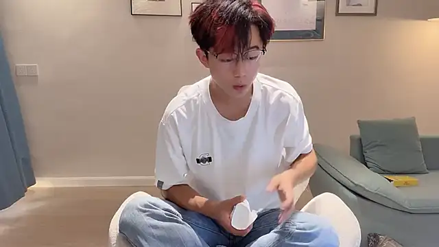 Snapshot of STxuguanhan chatting on October 3, 9:14 am STxuguanhan online show from October 3, 9:14 am