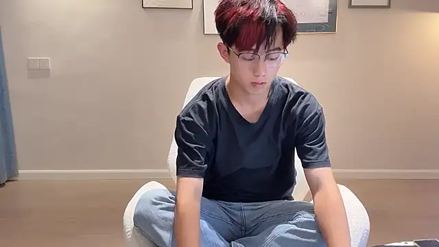 Snapshot of STxuguanhan chatting on September 28, 12:25 pm STxuguanhan online show from September 28, 12:25 pm