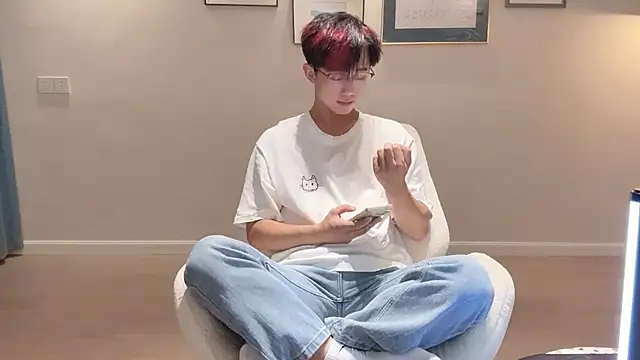 Snapshot of STxuguanhan chatting on September 27, 10:02 am STxuguanhan online show from September 27, 10:02 am