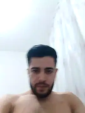 Snapshot of Ozi1910 chatting on September 15, 10:44 pm Ozi1910 online show from September 15, 10:44 pm