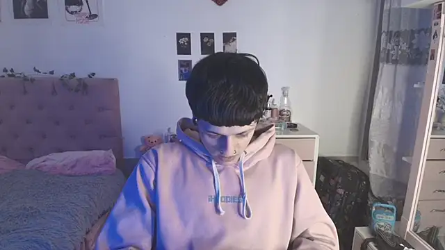 2cyboy  online show from October 14, 7:43 pm