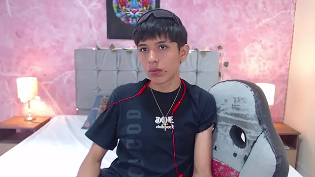 Snapshot of MAXIMILIANO__HOT chatting on September 18, 6:43 pm MAXIMILIANO HOT online show from September 18, 6:43 pm