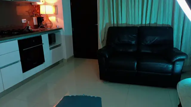 LeoCavalli  online show from October 31, 8:18 am