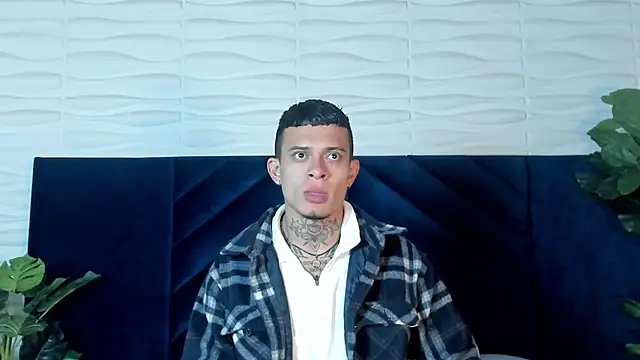 MrJustin  online show from November 29, 1:40 am