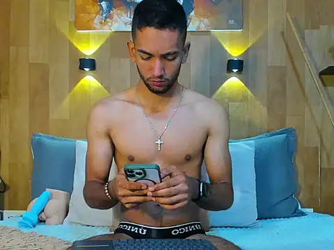 MaicolParker  online show from April 2, 2:03 pm