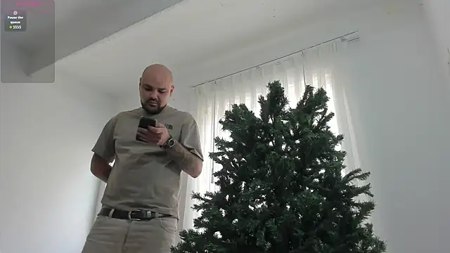 ElianCrow online show from December 2, 8:01 pm