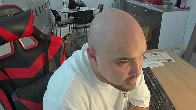 ElianCrow online show from December 4, 7:54 pm