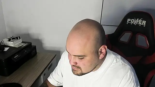 ElianCrow online show from December 13, 9:10 pm