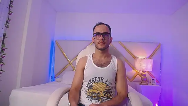 Snapshot of _Ethan_Black chatting on September 20, 4:23 am Ethan Black online show from September 20, 4:23 am