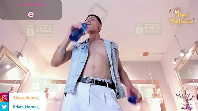 Briam Hornet  online show from October 30, 9:27 pm