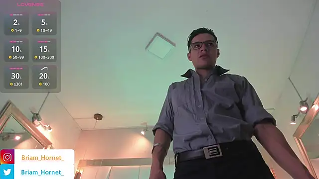 Briam Hornet  online show from November 4, 9:16 pm