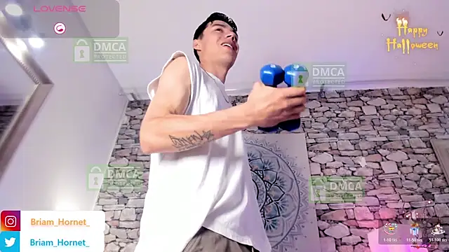 Briam Hornet  online show from October 22, 9:18 pm