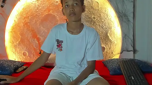  Noah19 online show from October 27, 6:43 pm