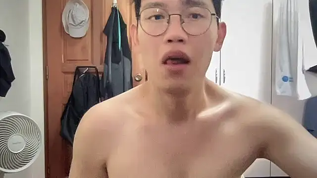 Snapshot of Passionatetwink2 chatting on September 14, 1:51 am Passionatetwink2 online show from September 14, 1:51 am