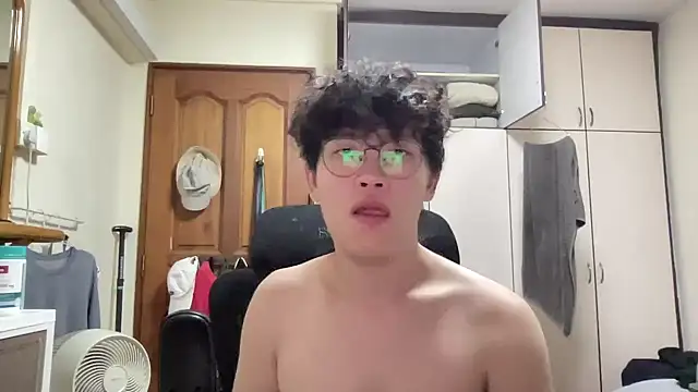 Passionatetwink2 online show from March 12, 12:57 pm