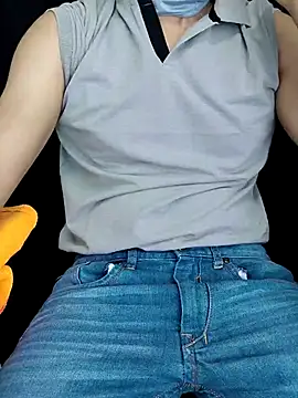 chocolate alone online show from October 31, 6:39 am