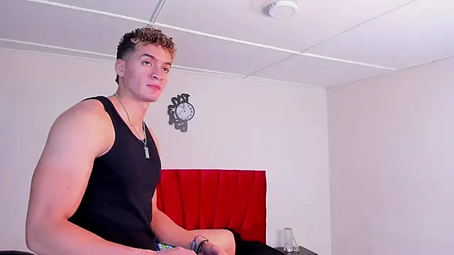 Snapshot of paull_george chatting on September 9, 1:43 pm paull george online show from September 9, 1:43 pm