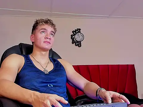 Snapshot of paull_george chatting on September 27, 4:05 pm paull george online show from September 27, 4:05 pm