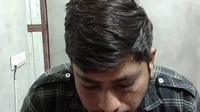 Ajmersingh335512 online show from April 23, 3:14 pm