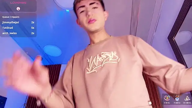 NoahXitrux online show from October 2, 1:15 pm