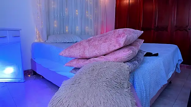 Shantal 777 online show from October 31, 3:04 pm