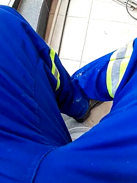 Male Bestie17 online show from September 9, 10:37 am