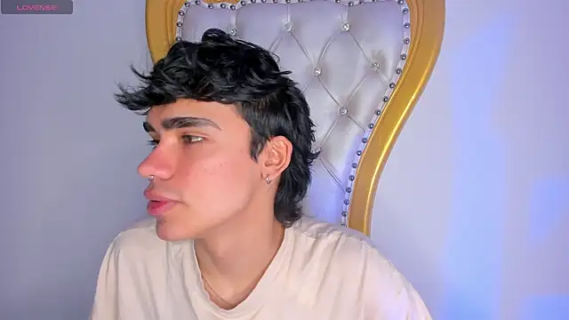 JoeCollins  online show from October 28, 9:06 pm