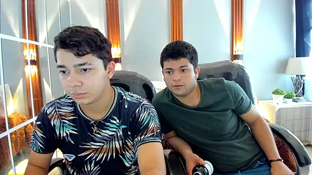 Snapshot of JOSHI_AND_NICK chatting on September 15, 6:09 pm JOSHI AND NICK online show from September 15, 6:09 pm