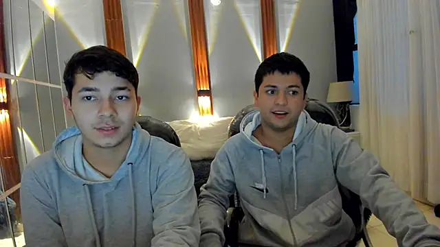 Snapshot of JOSHI_AND_NICK chatting on September 10, 10:52 pm JOSHI AND NICK online show from September 10, 10:52 pm