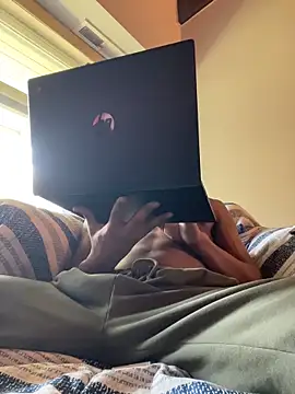 Snapshot of TRILLAHUNG chatting on October 22, 4:43 pm TRILLAHUNG online show from October 22, 4:43 pm