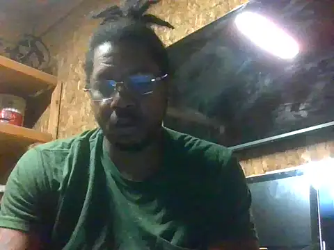 Snapshot of LngStrke69 chatting on September 22, 4:56 am LngStrke69 online show from September 22, 4:56 am