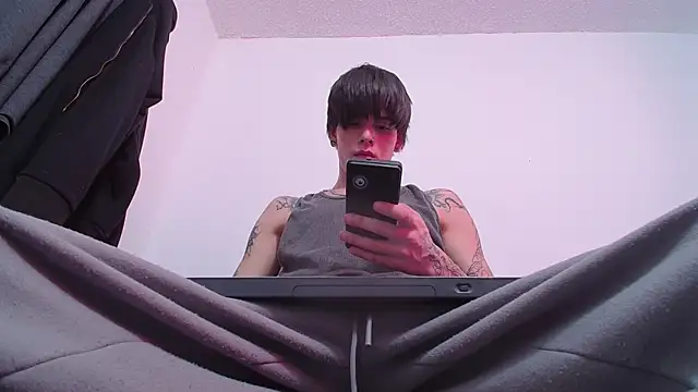 Anhonymus  online show from December 19, 7:33 pm