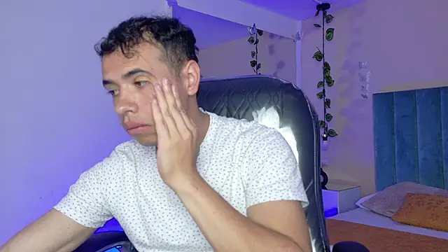 Muscle Scott online show from March 22, 2:33 pm