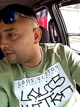 Snapshot of angelitocalientico chatting on October 4, 4:12 pm angelitocalientico online show from October 4, 4:12 pm