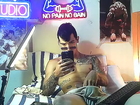 Strongcockfitness online show from October 17, 6:45 pm