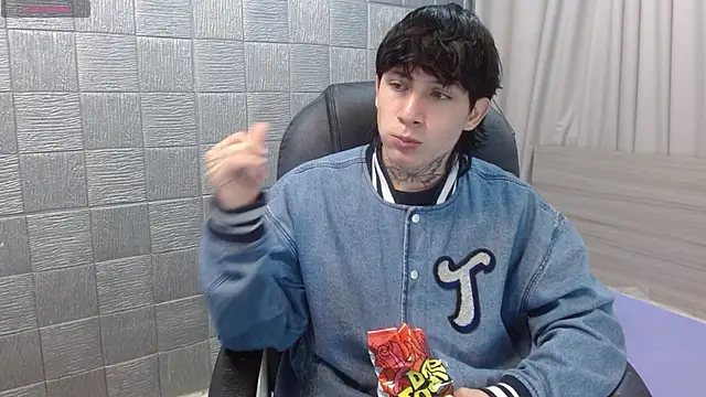 Iantwink18 online show from November 30, 4:36 am