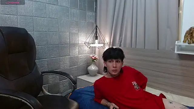 Snapshot of Iantwink18 chatting on October 14, 10:50 pm Iantwink18 online show from October 14, 10:50 pm