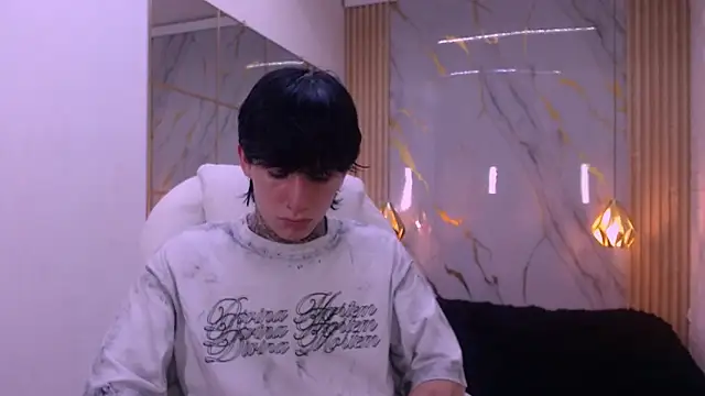 Iantwink18 online show from March 12, 5:04 am