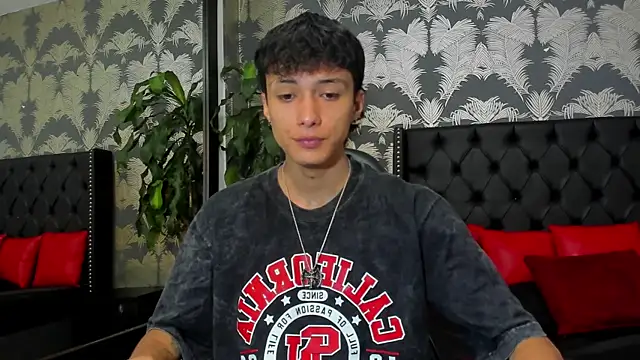 Lean Portman online show from April 6, 2:18 pm