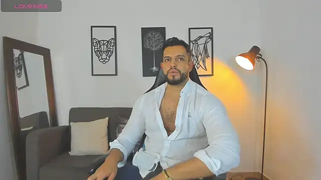 Snapshot of Justin_kingX7 chatting on October 16, 12:29 am Justin kingX7 online show from October 16, 12:29 am